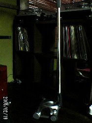 ちょっと写真が見づらいですが、どこかで見たことありませんか?この掃除機。