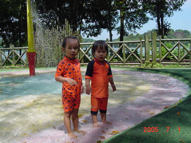 d0065459_1265059.jpg