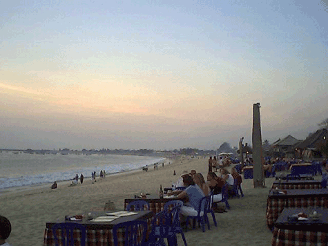 d0038319_9121170.gif