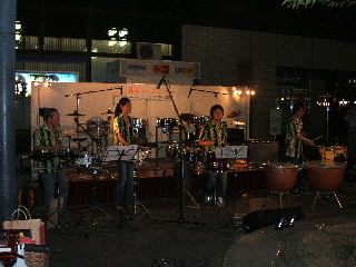 e0038912_2325471.jpg
