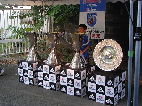 b0038792_0464287.jpg