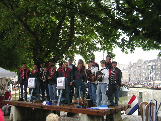 d0044038_41124.jpg
