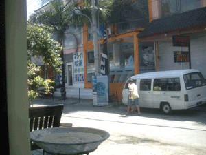 d0038319_9541336.gif