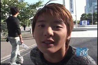b0042003_22502070.gif