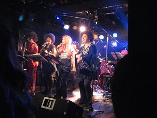 e0013419_22575320.jpg