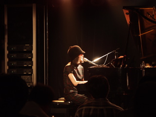 e0029132_2123799.jpg