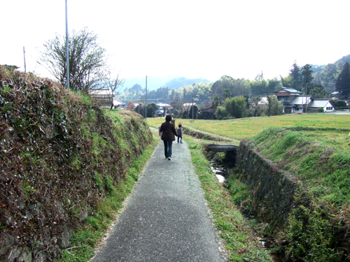 b0013735_0455644.jpg