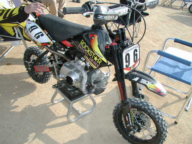 e0064321_1614880.jpg