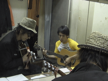 f0019747_2392535.gif