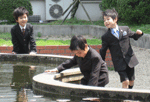 f0047439_16425050.gif