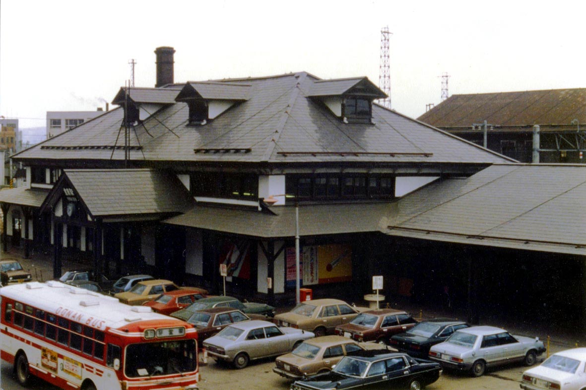 室蘭駅と道南バス バス、鉄道、車、船・・・