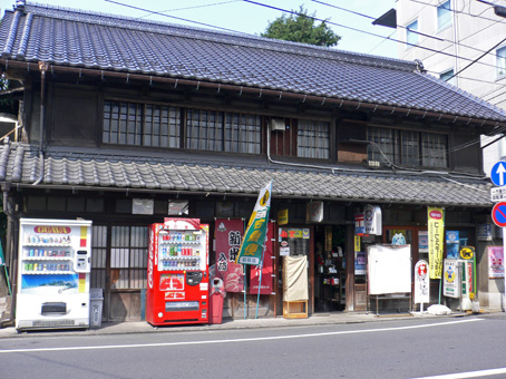 e0112077_0275027.jpg
