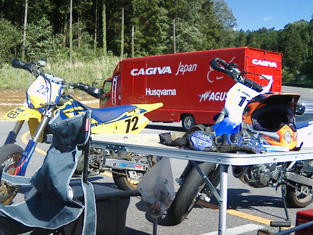 e0068528_1391113.jpg