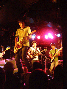 f0019747_0375370.gif