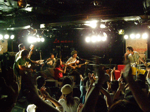 f0019747_0392115.gif