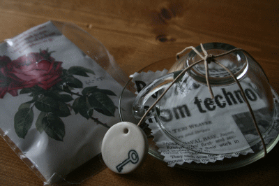 d0100192_22544554.gif