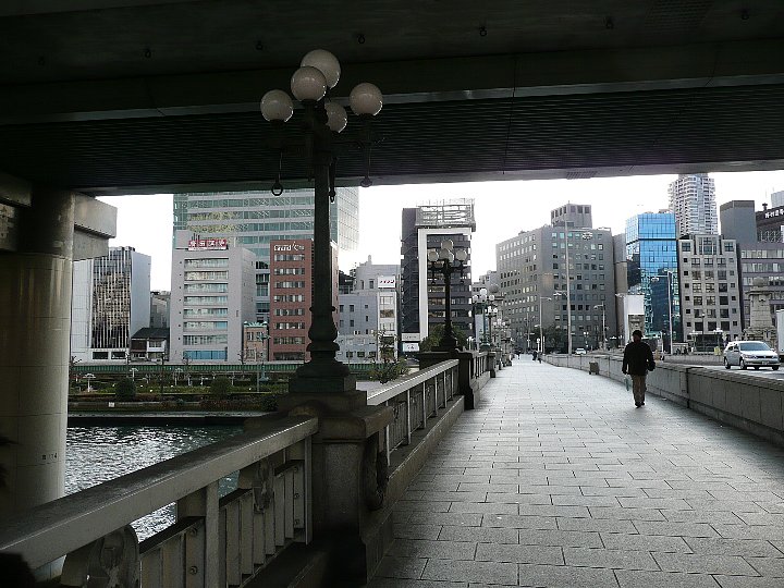 大阪の橋~難波橋 レトロな建物を訪ねて