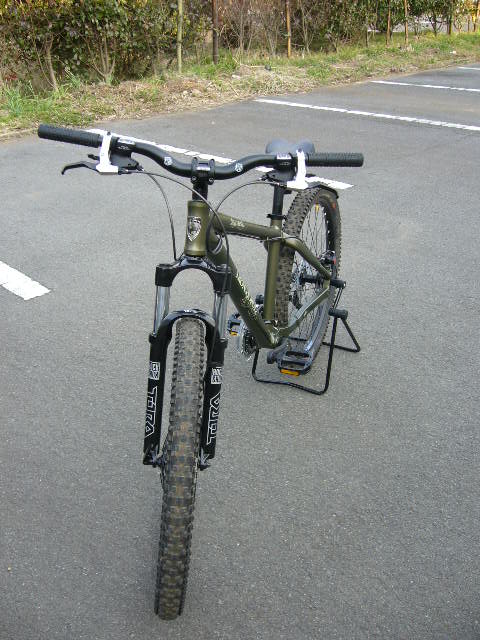 e0015108_2372474.jpg
