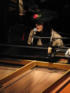 e0029132_1153113.jpg