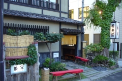f0059671_0554872.jpg