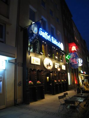 f0033510_2302113.jpg