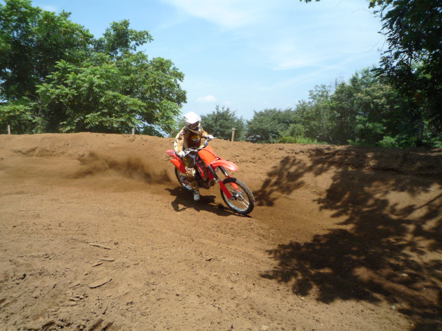 f0144362_2295783.jpg