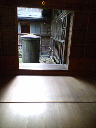 b0012811_138674.jpg