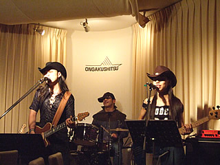 f0036678_2375272.jpg