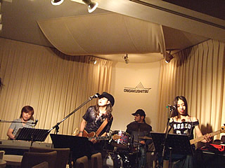 f0036678_2384367.jpg
