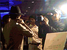 d0020443_18543955.gif