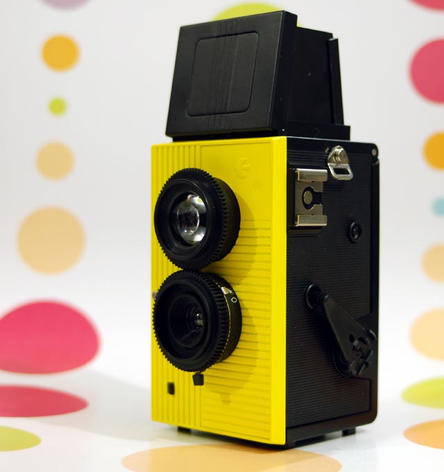 (blackbird fly (ブラック) )35mmフィルム仕様の2眼レフ!広角レンズでビビッドで美しい写り。ホルガやロモなどのトイカメラファンも必見のブラックバードフライです