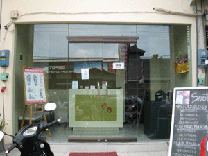 d0038319_16492321.gif