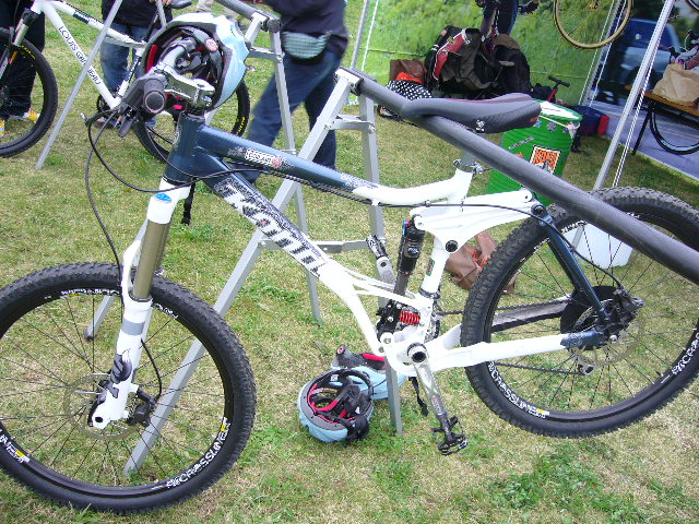 e0015108_1283010.jpg