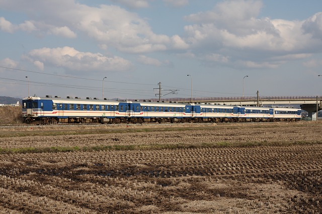 b0002858_0275329.jpg