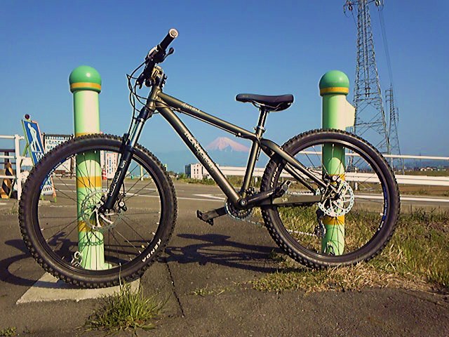 e0015108_8141378.jpg