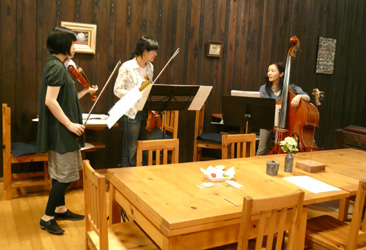 a0017350_0284352.jpg