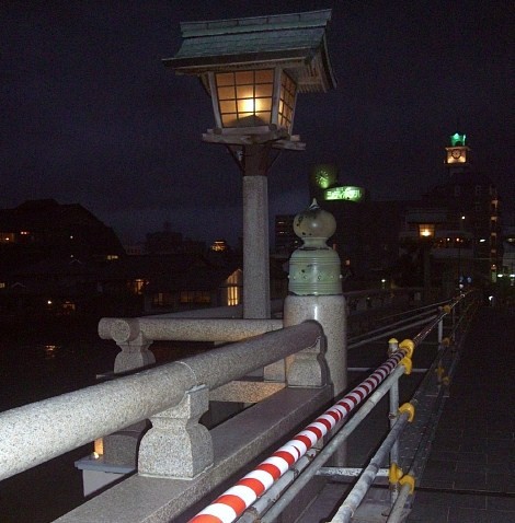 b0029438_0385543.jpg