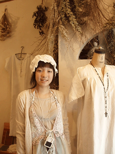 c0129702_22502141.gif