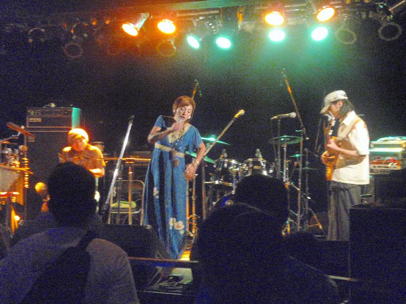 b0053478_16176.jpg
