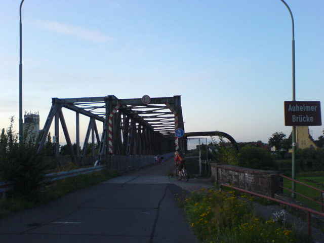 a0056401_1285696.jpg