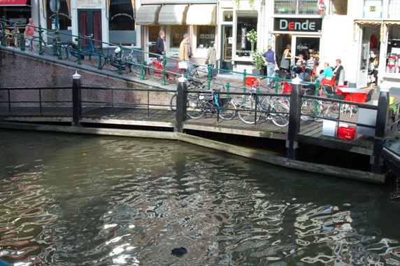 e0148272_1484119.jpg