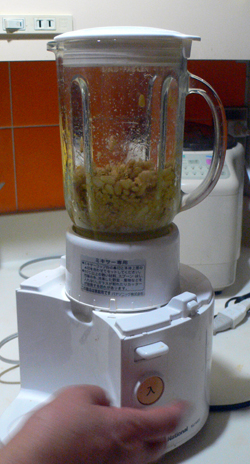 f0060424_2347355.jpg