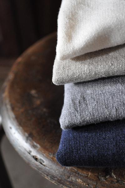 RINEN/リネン Linen Inlay U-neck