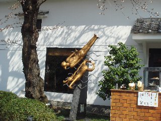 b0003235_0443961.jpg