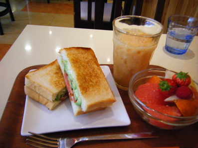 f0210340_18354633.jpg