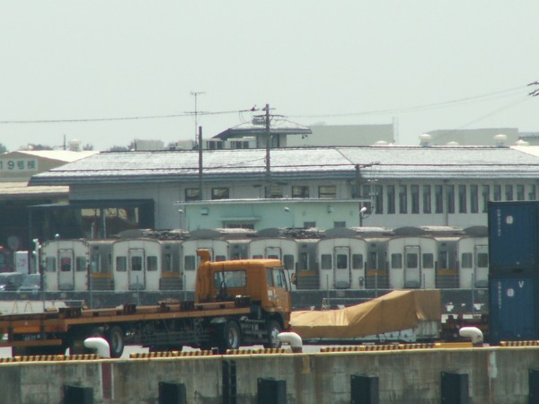 e0039316_17569100.jpg