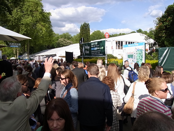 f0229399_2591220.jpg