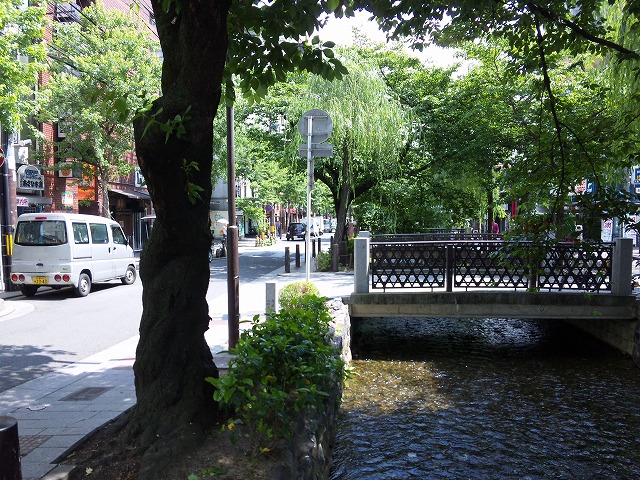 e0106372_93398.jpg