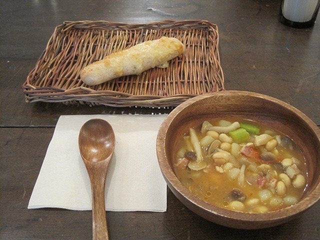 f0202703_22445773.jpg