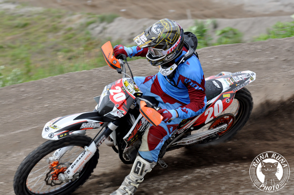 f0210380_1673734.jpg